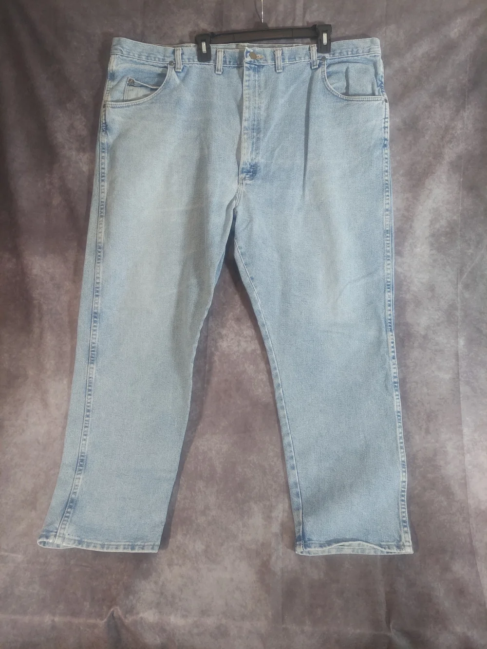 Wrangler Men's Relaxed Fit Jeans Light Wash Size 48x30 Well Broken-In
